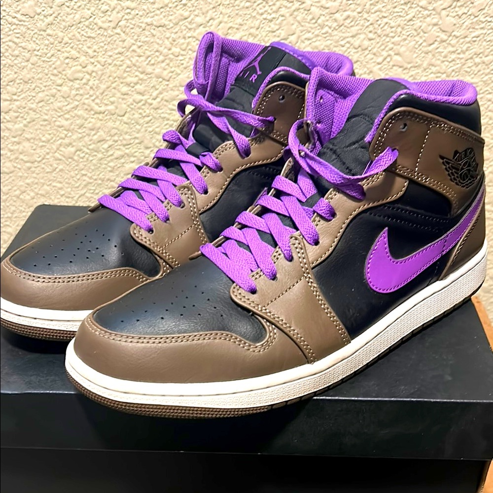Nike Men's Black and Purple High-Top Sneakers